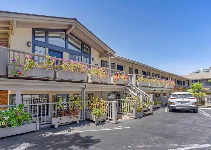 Romantic hotel: Comfort Inn Carmel By The Sea