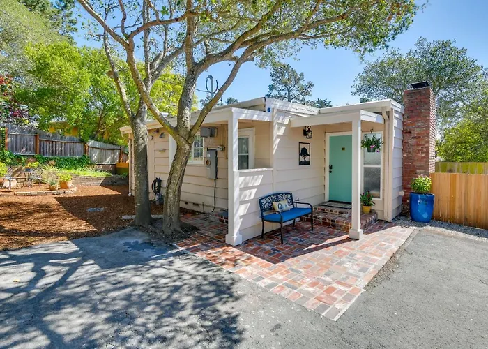 Vacation Rental Home ~ 1 Mi To Carmel Beach!