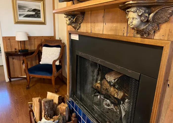 4 star hotel: Carmel Garden Inn