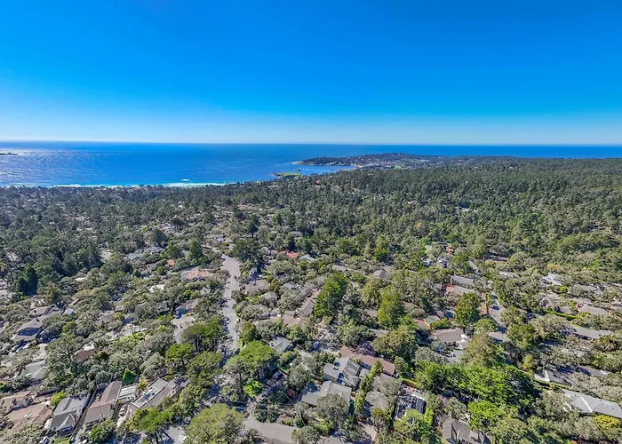 Quaint Carmel - Bungalow Close To Beach